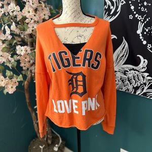 Tigers crew neck